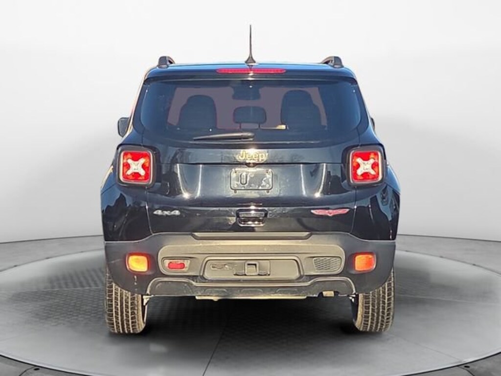 Used 2018 Jeep Renegade Trailhawk SUV