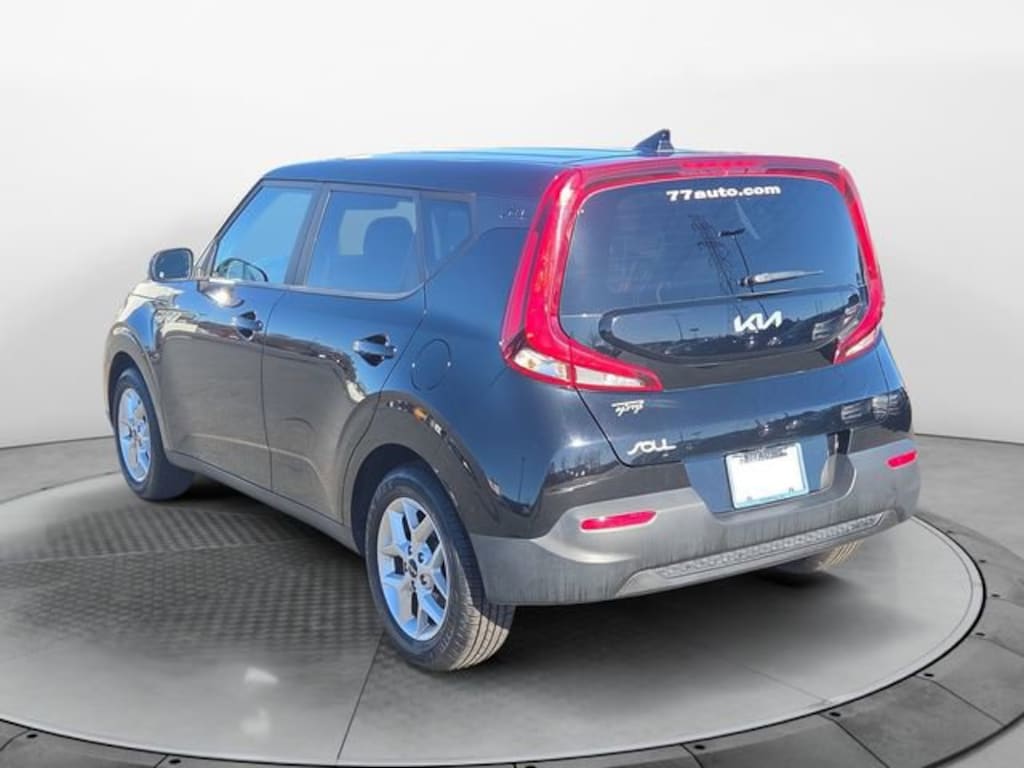 Used 2022 Kia Soul LX Hatchback