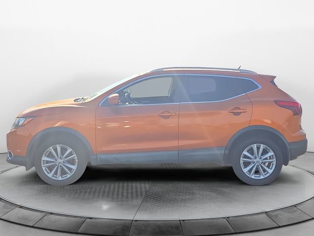 2017 Nissan Rogue Sport SV photo 2