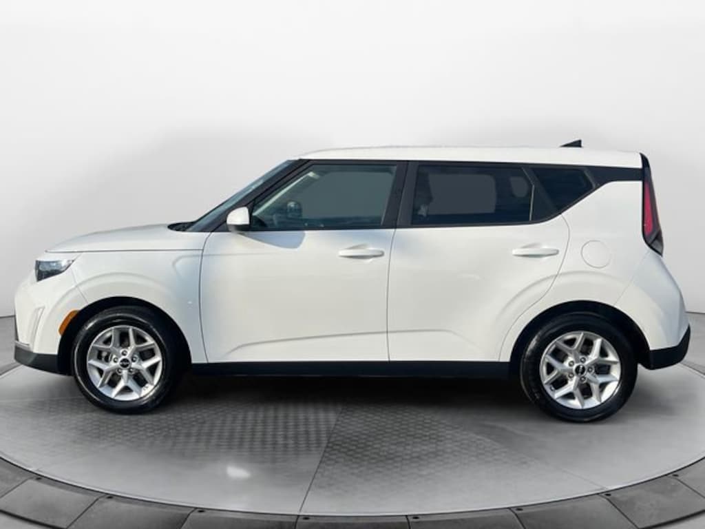 Used 2024 Kia Soul LX Hatchback
