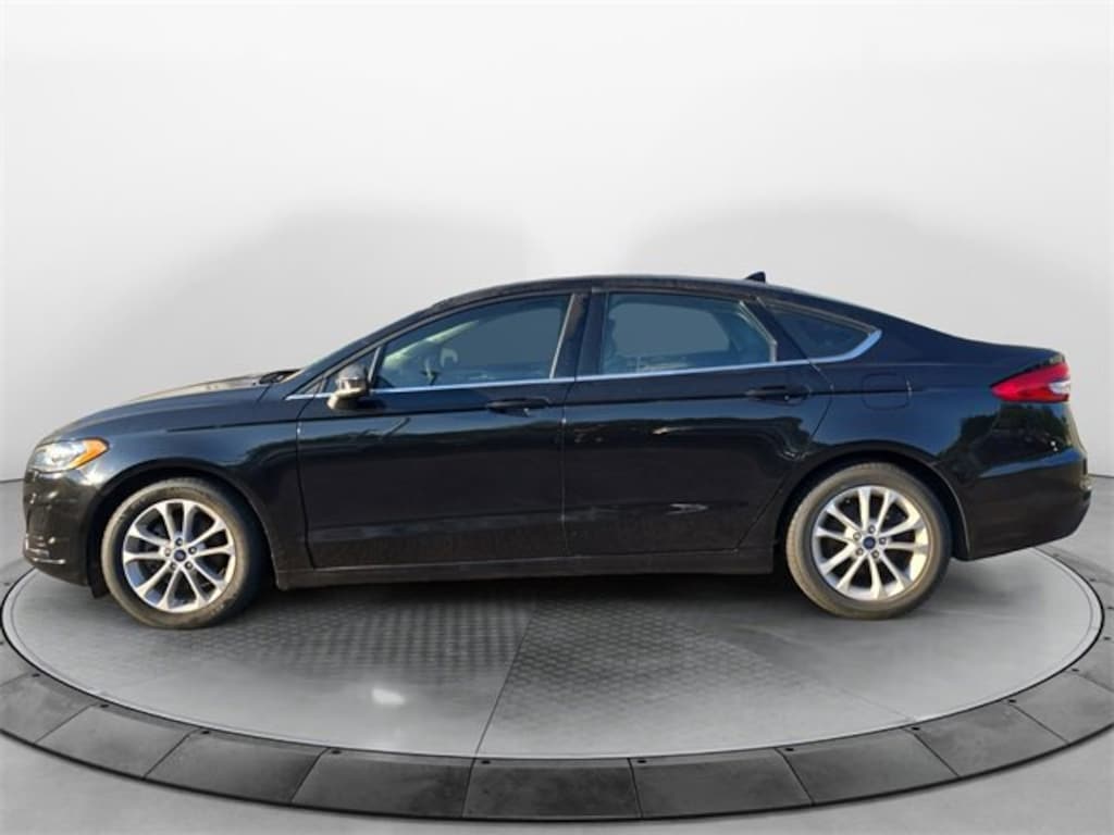 Used 2020 Ford Fusion SE Sedan