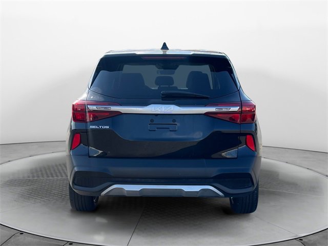 2023 Kia Seltos LX photo 4