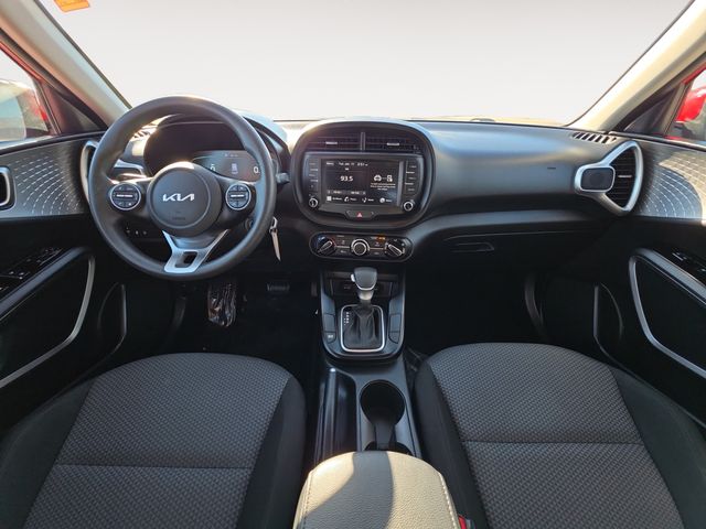 2023 Kia Soul LX - Photo 10