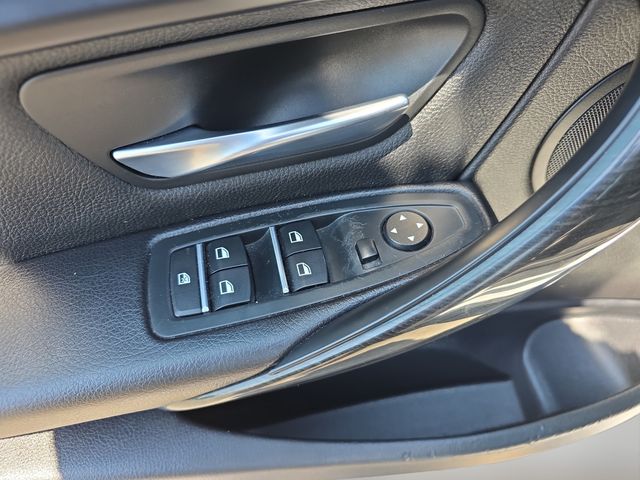 2017 BMW 3 Series 320i - Photo 17