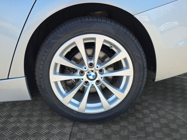 2017 BMW 3 Series 320i - Photo 32