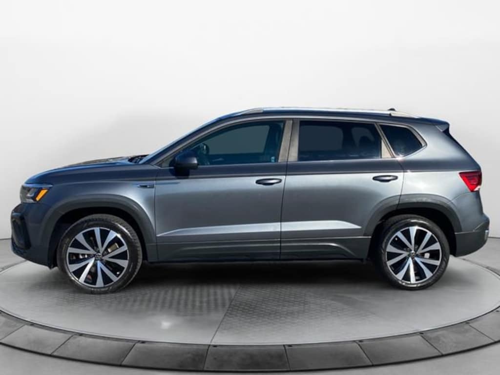 Used 2022 Volkswagen Taos SE SUV