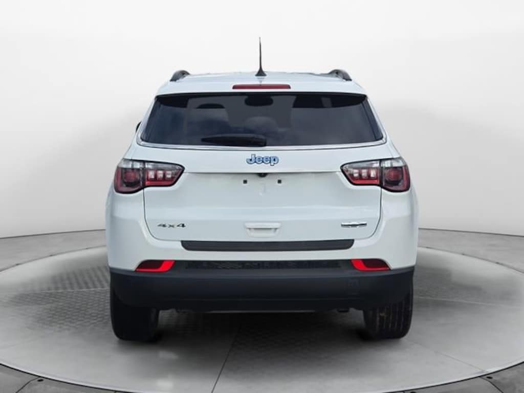 Used 2024 Jeep Compass Latitude SUV