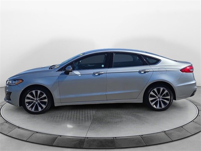 2020 Ford Fusion SE photo 2
