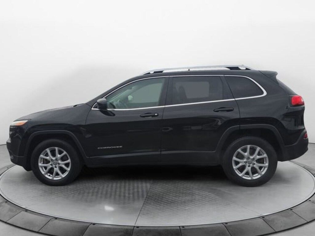 Used 2017 Jeep Cherokee Latitude SUV