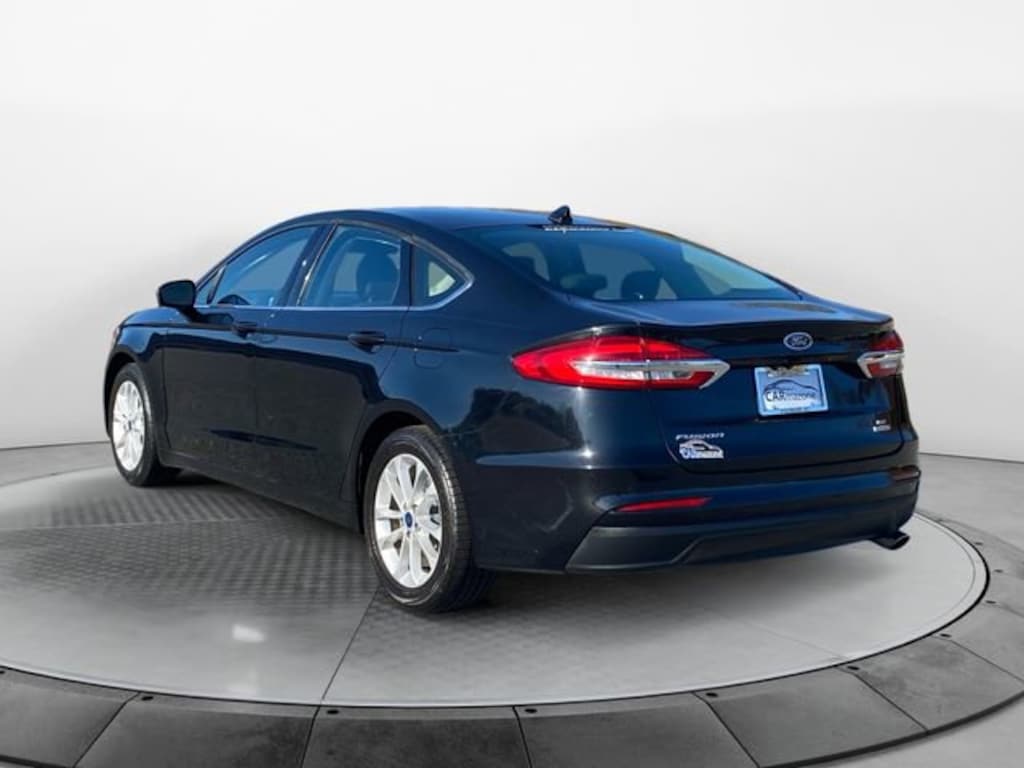 Used 2020 Ford Fusion SE Sedan