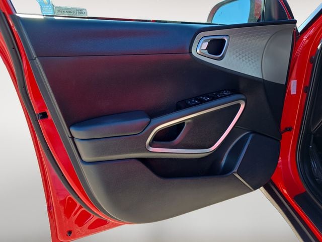 2023 Kia Soul LX - Photo 16