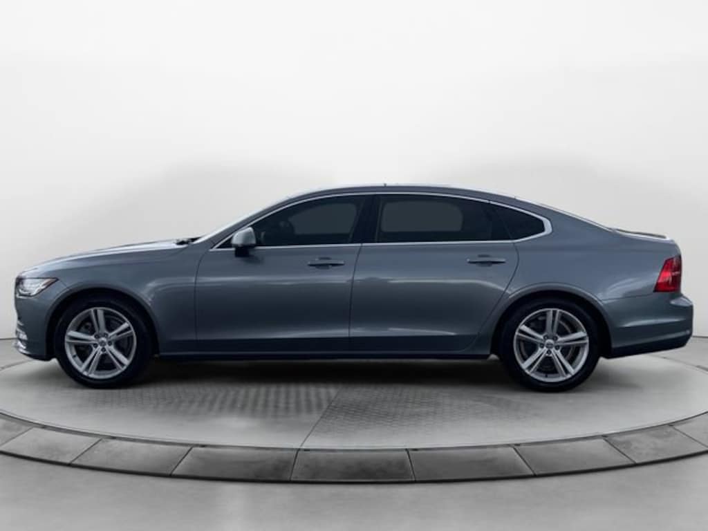 Used 2018 Volvo S90 T5 Momentum Sedan