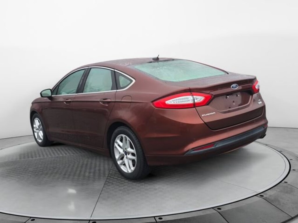 Used 2016 Ford Fusion SE Sedan