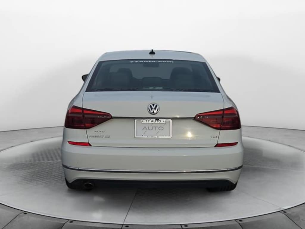 Used 2018 Volkswagen Passat 2.0T SE Sedan