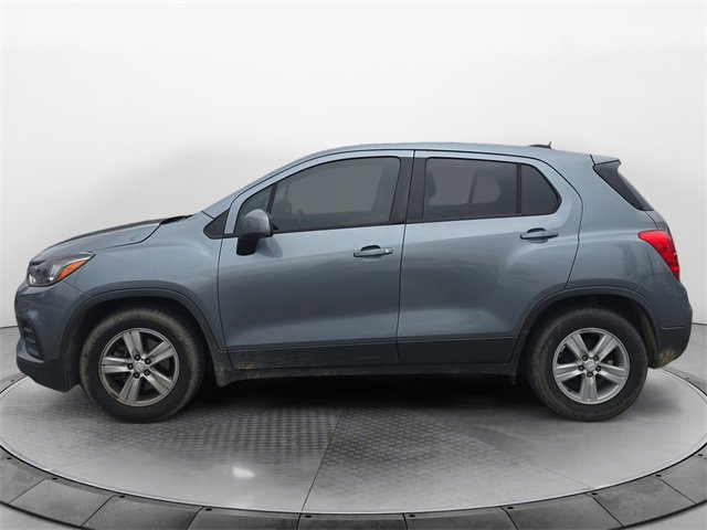 2020 Chevrolet Trax LS photo 2