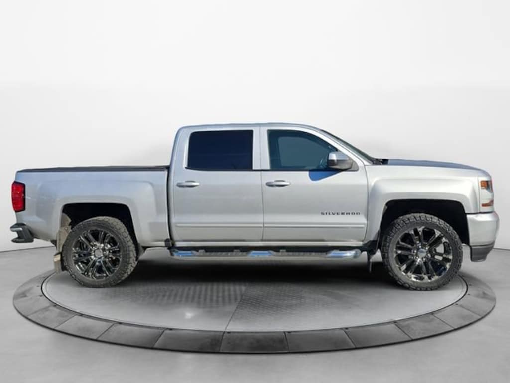 Used 2018 Chevrolet Silverado 1500 LT Truck Crew Cab