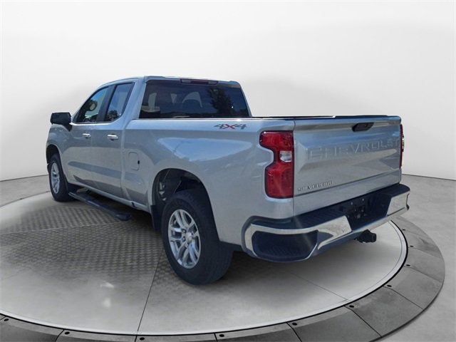2021 Chevrolet Silverado 1500 LT photo 3