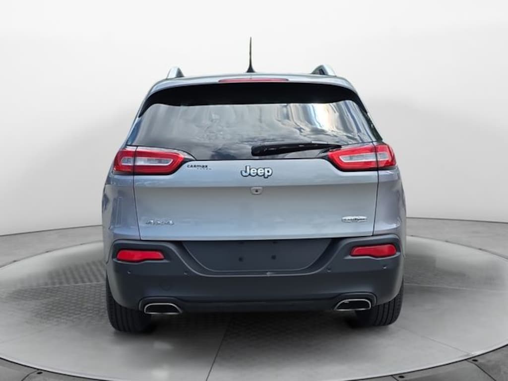 Used 2016 Jeep Cherokee Latitude SUV