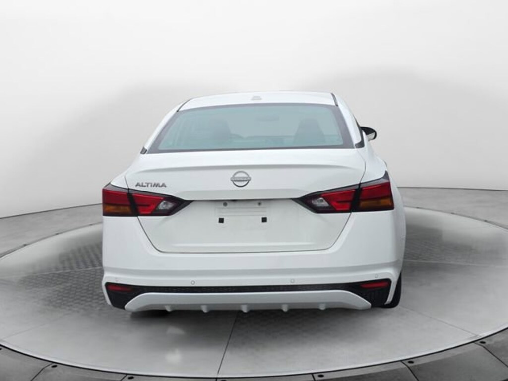 Used 2025 Nissan Altima SV Sedan