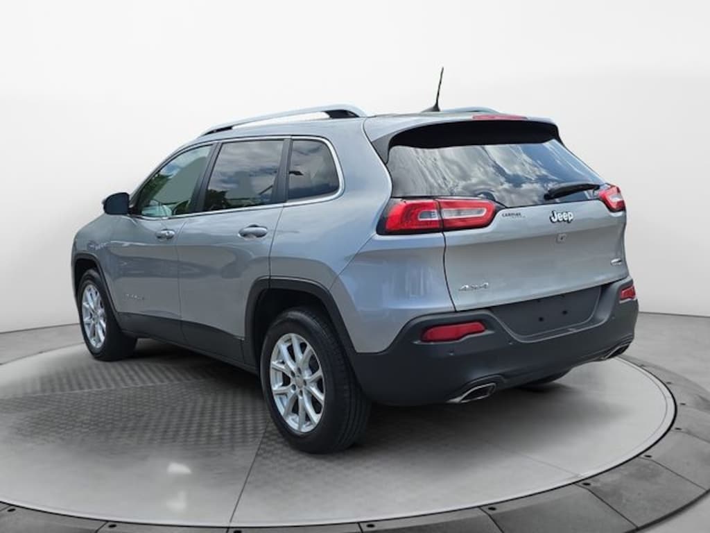 Used 2016 Jeep Cherokee Latitude SUV