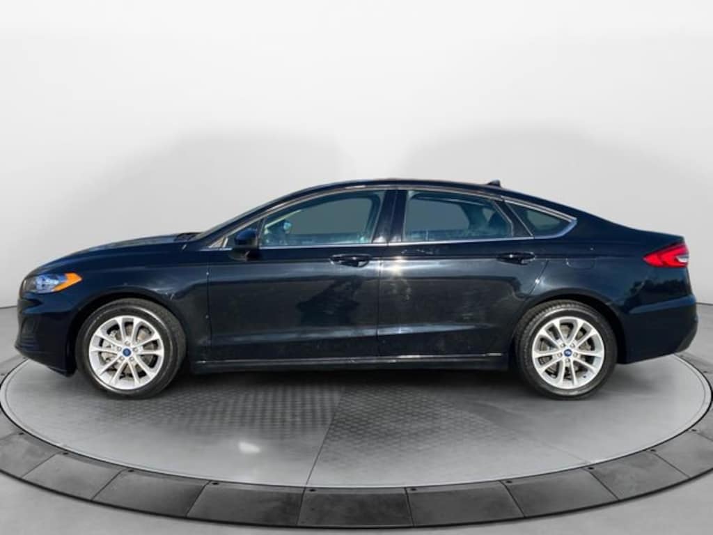 Used 2020 Ford Fusion SE Sedan