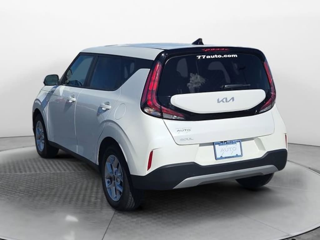 Used 2024 Kia Soul LX Hatchback