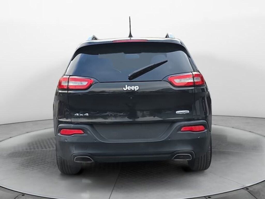 Used 2016 Jeep Cherokee Latitude SUV