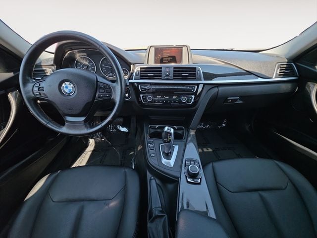 2017 BMW 3 Series 320i - Photo 10