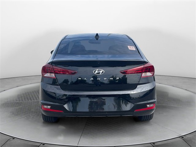 2020 Hyundai Elantra SEL photo 2