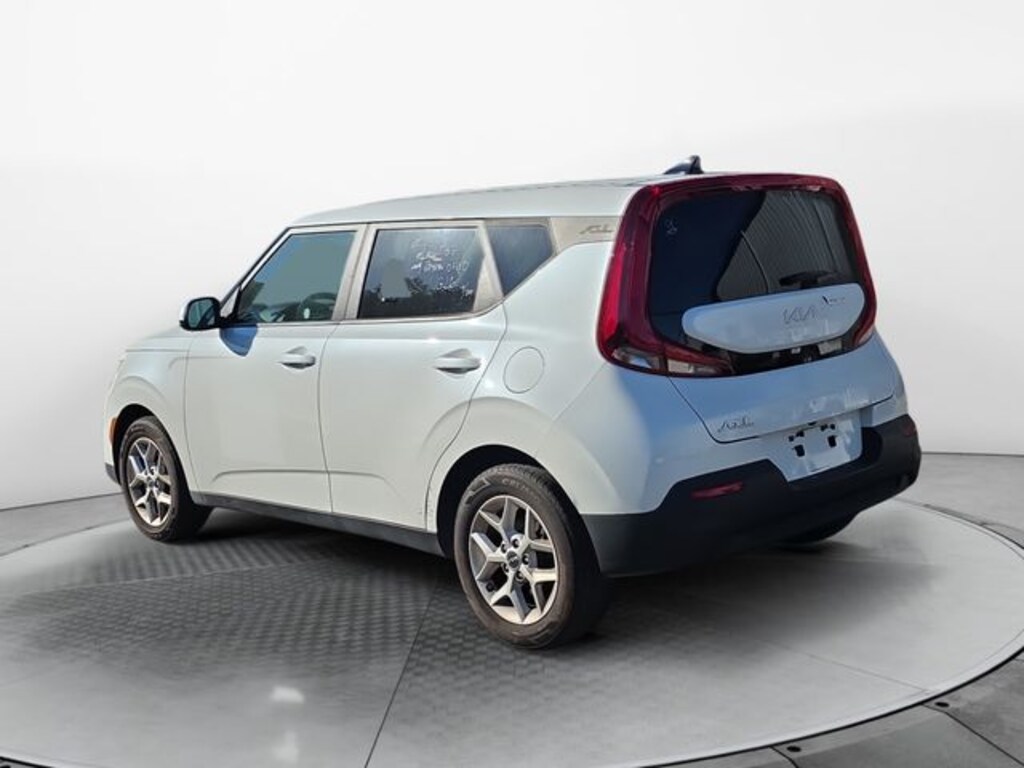 Used 2022 Kia Soul LX Hatchback