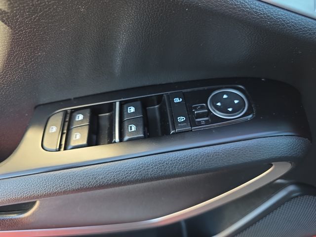 2023 Kia Soul LX - Photo 18