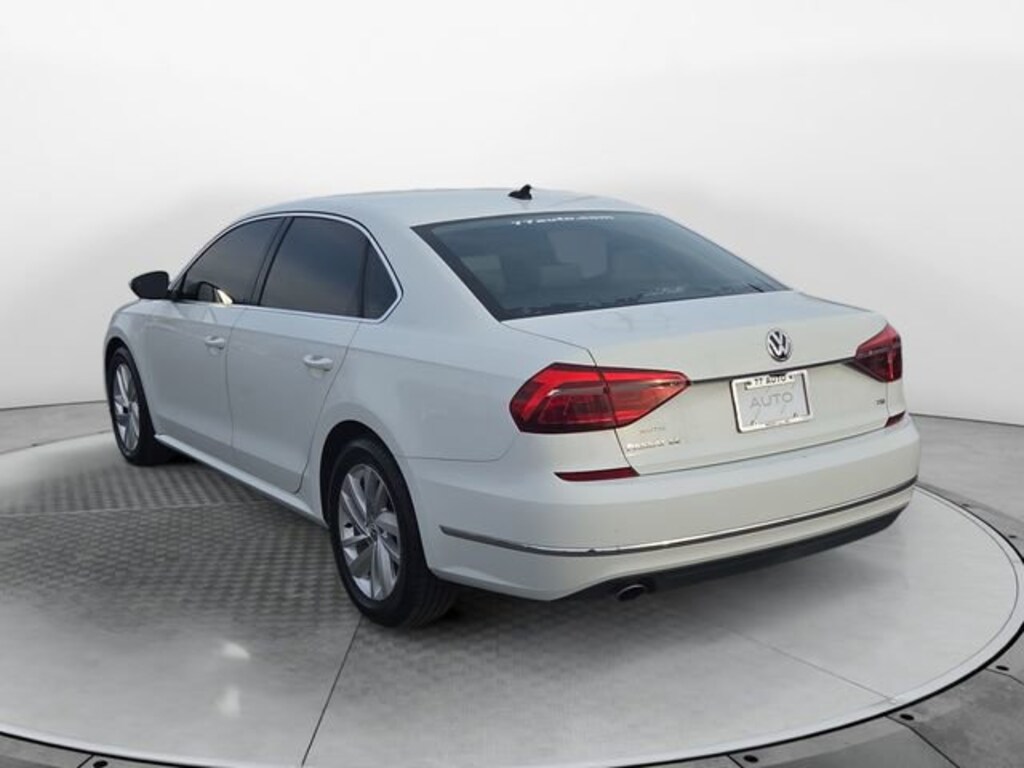 Used 2018 Volkswagen Passat 2.0T SE Sedan