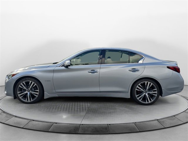 2018 Infiniti Q50 Hybrid LUXE photo 2