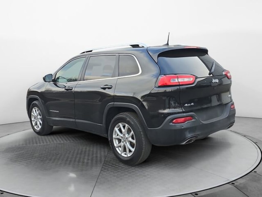 Used 2016 Jeep Cherokee Latitude SUV