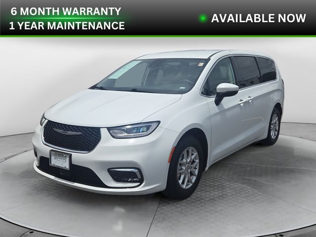 2023 Chrysler Pacifica Touring L's photo