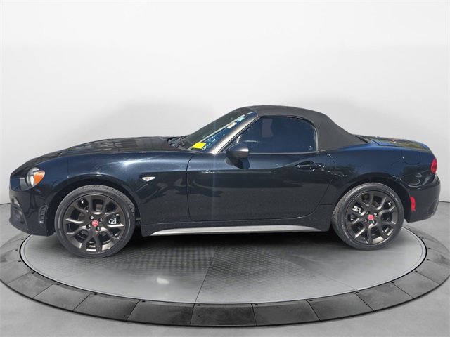 2018 Fiat 124 Spider Abarth photo 2