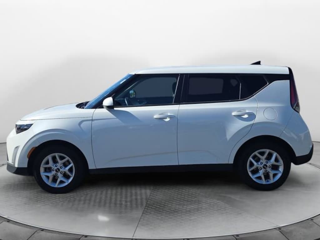 Used 2024 Kia Soul LX Hatchback