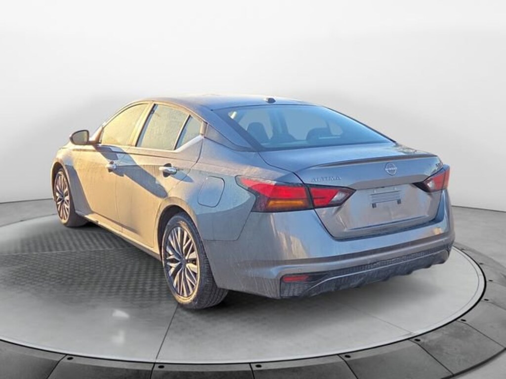 Used 2024 Nissan Altima 2.5 SV Sedan