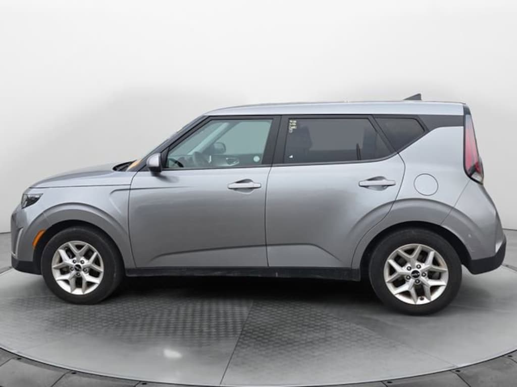Used 2023 Kia Soul LX Hatchback
