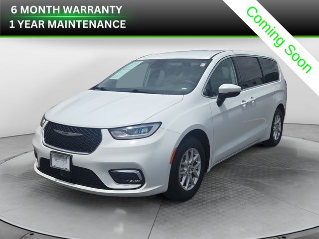 2023 Chrysler Pacifica Touring L's photo