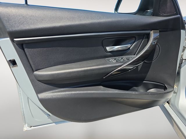 2017 BMW 3 Series 320i - Photo 16