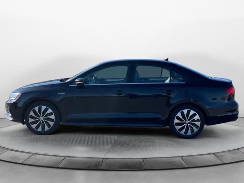 Used 2016 Volkswagen Jetta Hybrid SEL Premium Sedan