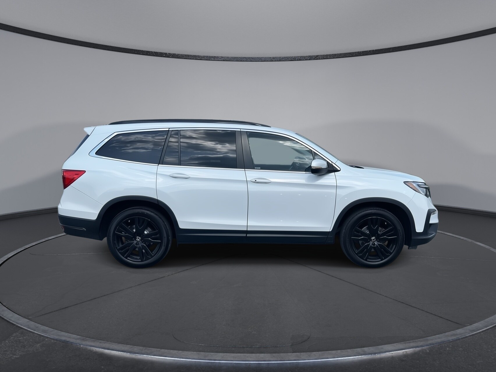 Used 2022 Honda Pilot SE with VIN 5FNYF6H26NB055023 for sale in Berlin, VT