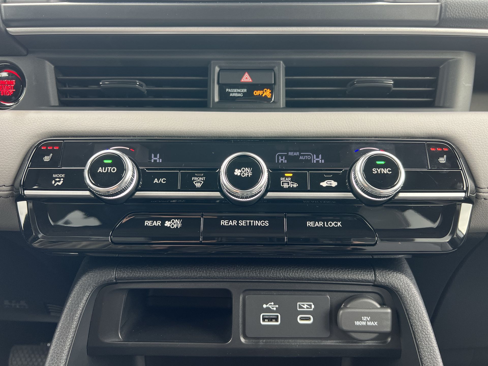 2025 Honda Pilot Touring - Photo 24