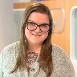 Staff member Shellie Edmunds from ID_16e4ea