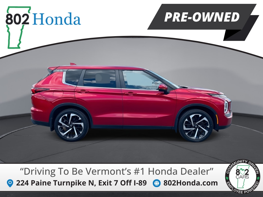 2022 Mitsubishi Outlander ES S-AWC's photo