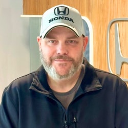 Staff member Derek Ming from ID_f9193d