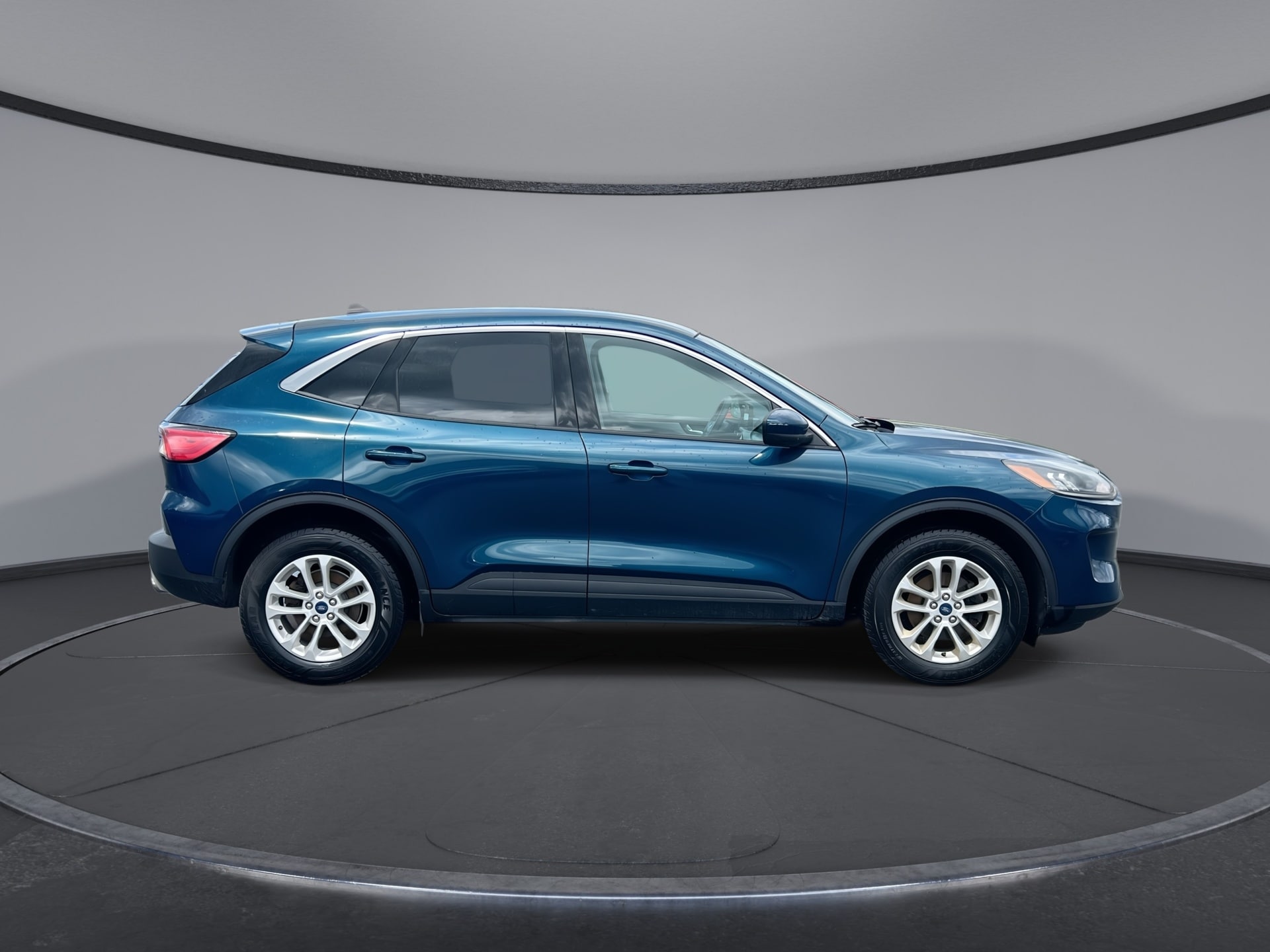 Used 2020 Ford Escape SE with VIN 1FMCU9G61LUC54499 for sale in Berlin, VT