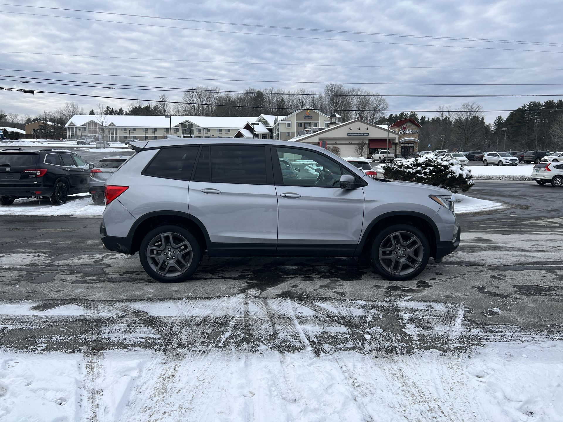 2023 Honda Passport EX-L's photo