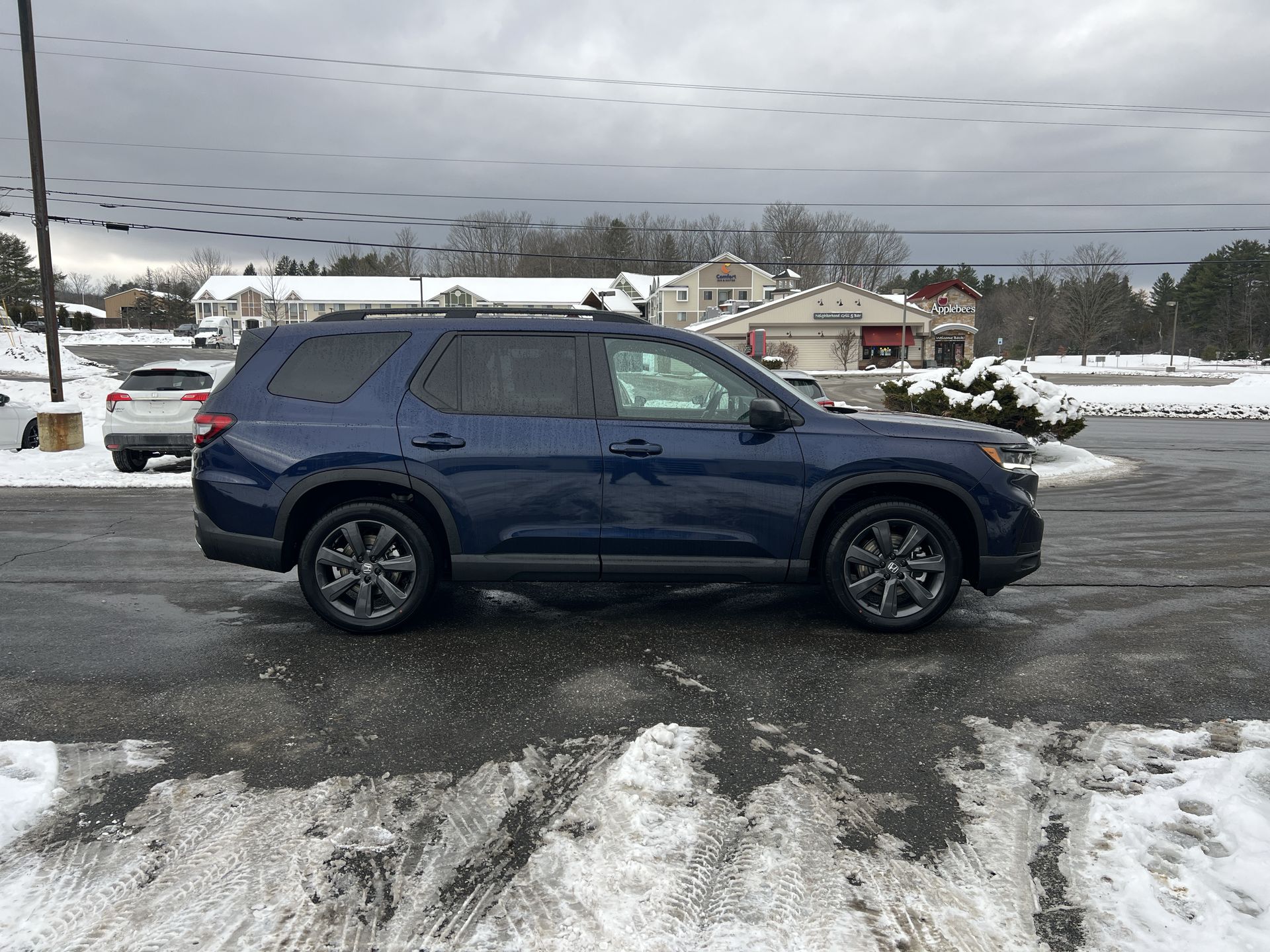 2025 Honda Pilot Sport's photo